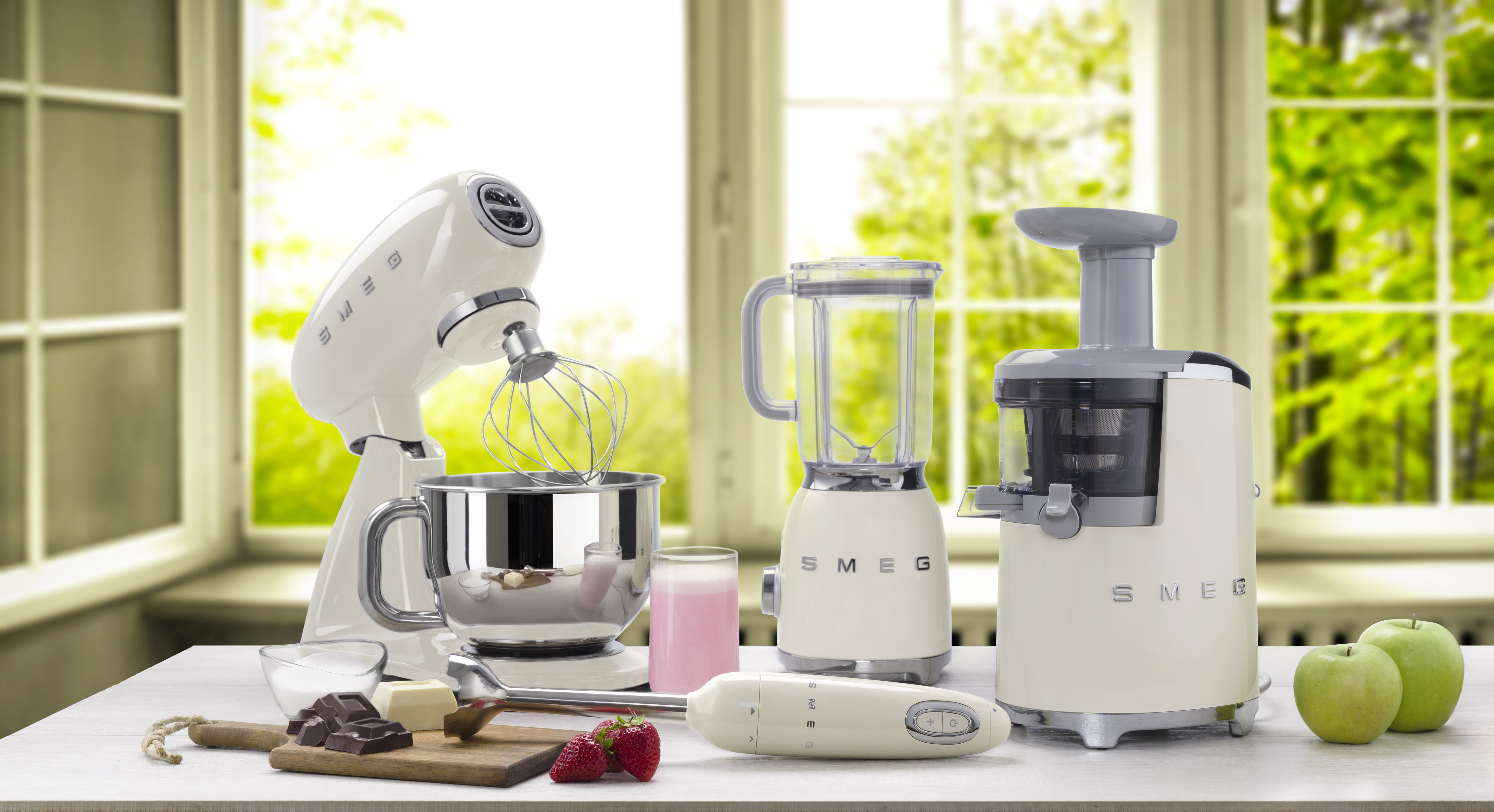 Smeg 50's Style Køkkenmaskine SMF03CREU Creme